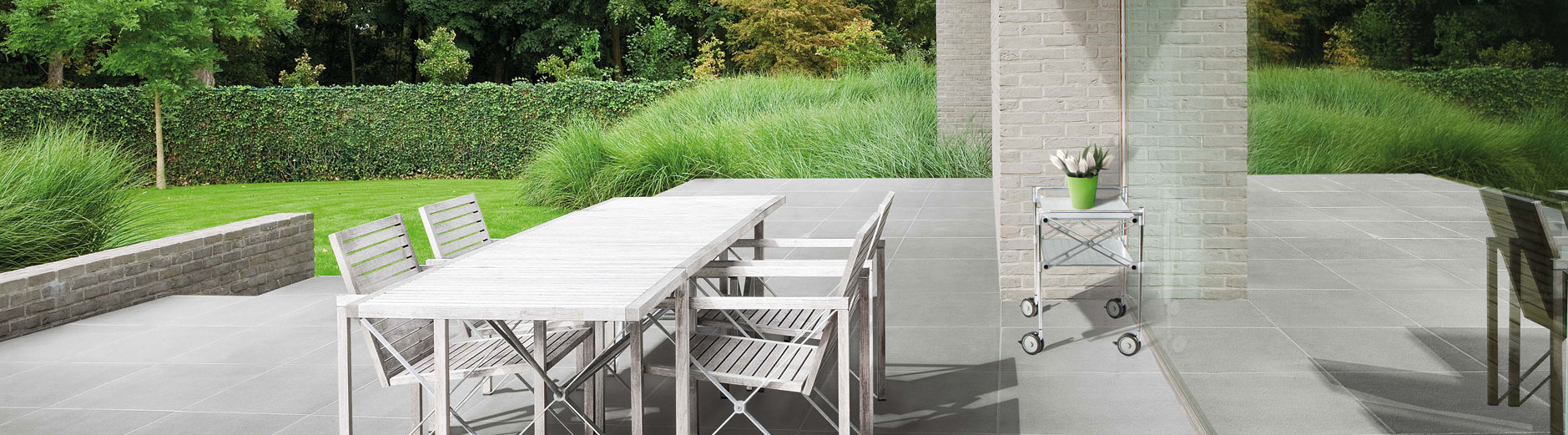 Mooi aangelegde tuin, rondom de woning.